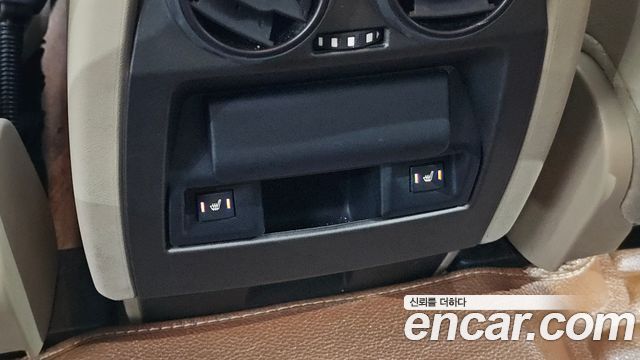 Land Rover Discovery 4 3.0 SDV6 SE 2016 — фото 18