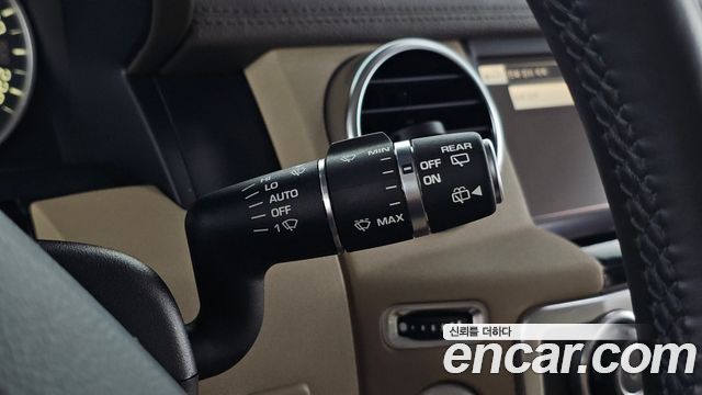 Land Rover Discovery 4 3.0 SDV6 SE 2016 — фото 19