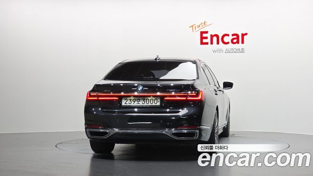 BMW 7 Series (G11) 750Li xDrive Design Pure Excellence 2020 — фото 4