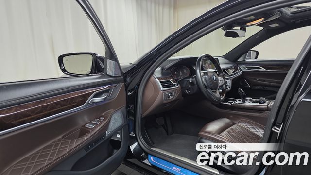 BMW 7 Series (G11) 750Li xDrive Design Pure Excellence 2020 — фото 10