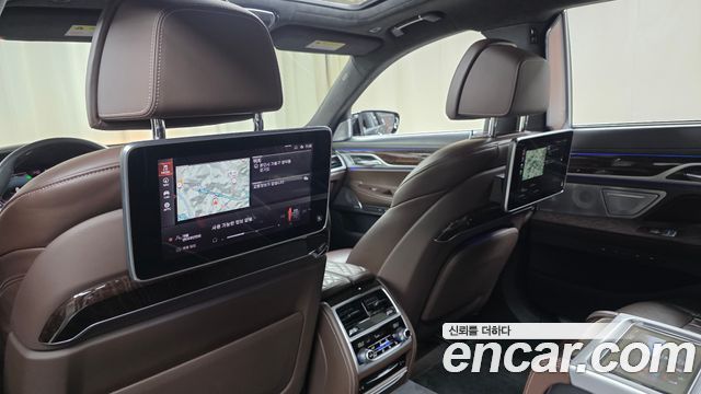 BMW 7 Series (G11) 750Li xDrive Design Pure Excellence 2020 — фото 16