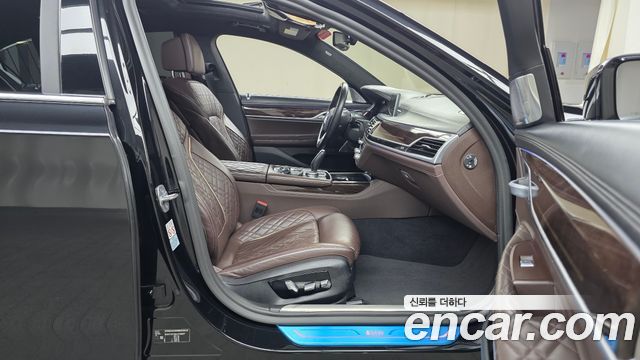 BMW 7 Series (G11) 750Li xDrive Design Pure Excellence 2020 — фото 32