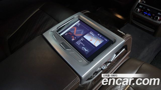 BMW 7 Series (G11) 750Li xDrive Design Pure Excellence 2020 — фото 34