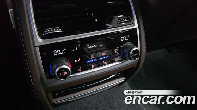 BMW 7 Series (G11) 750Li xDrive Design Pure Excellence 2020 — фото 35
