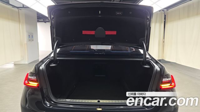 BMW 7 Series (G11) 750Li xDrive Design Pure Excellence 2020 — фото 39