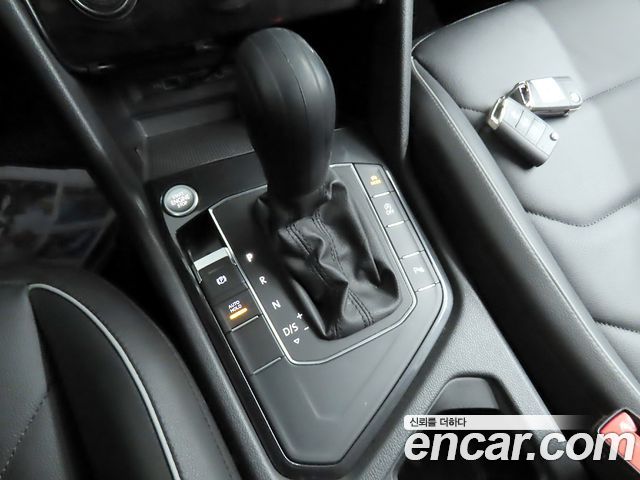 Volkswagen Tiguan (II) 2.0 TDI Premium 2018 — фото 9
