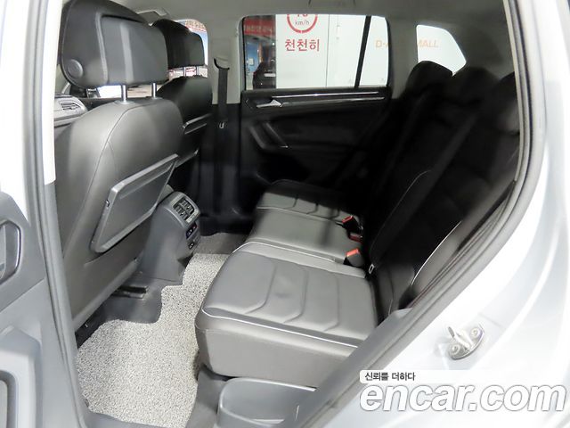 Volkswagen Tiguan (II) 2.0 TDI Premium 2018 — фото 15
