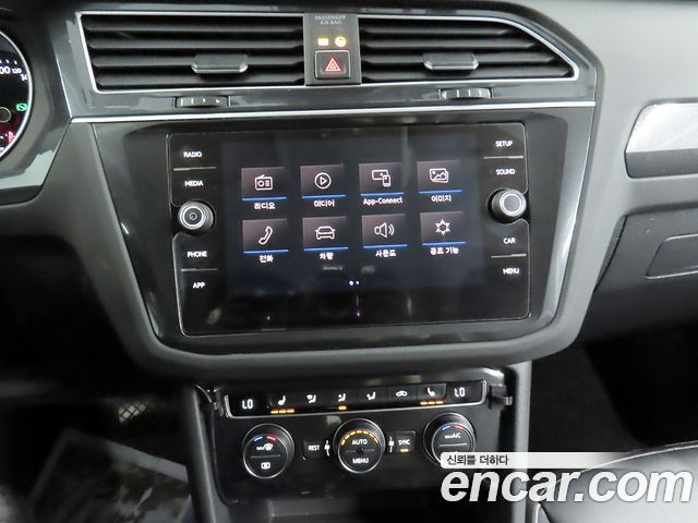 Volkswagen Tiguan (II) 2.0 TDI Premium 2018 — фото 21