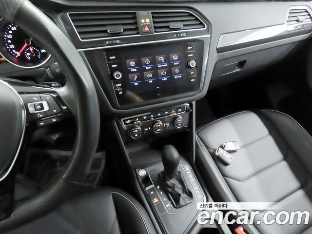 Volkswagen Tiguan (II) 2.0 TDI Premium 2018 — фото 22