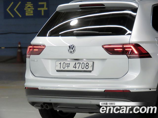 Volkswagen Tiguan (II) 2.0 TDI Premium 2018 — фото 23