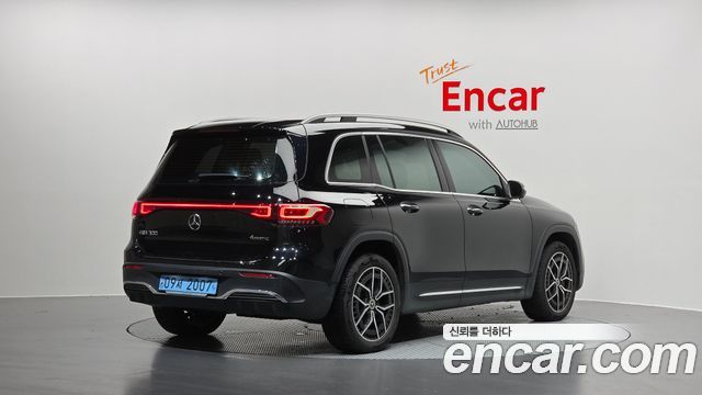 Mercedes-Benz EQB (X243) EQB300 4MATIC AMG Line 2023 — фото 2