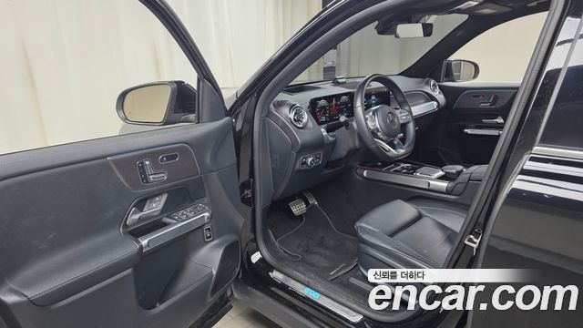 Mercedes-Benz EQB (X243) EQB300 4MATIC AMG Line 2023 — фото 10