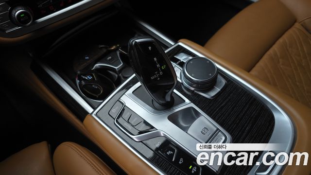 BMW 7 Series (G11) 745Le iPerformance M Sport 2020 — фото 9