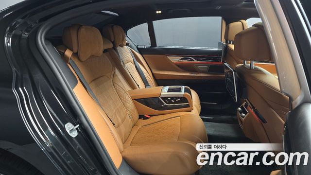 BMW 7 Series (G11) 745Le iPerformance M Sport 2020 — фото 15