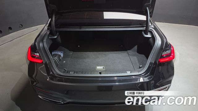 BMW 7 Series (G11) 745Le iPerformance M Sport 2020 — фото 40