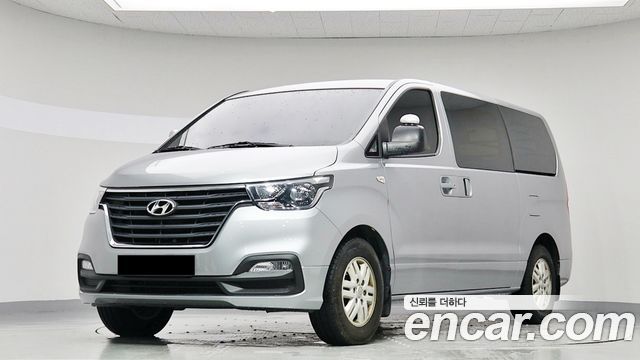 Hyundai Grand Starex Van 3-Seater Smart