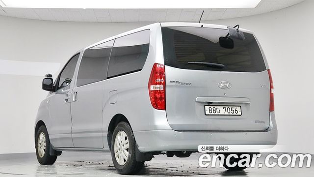 Hyundai Grand Starex Van 3-Seater Smart 2021 — фото 2