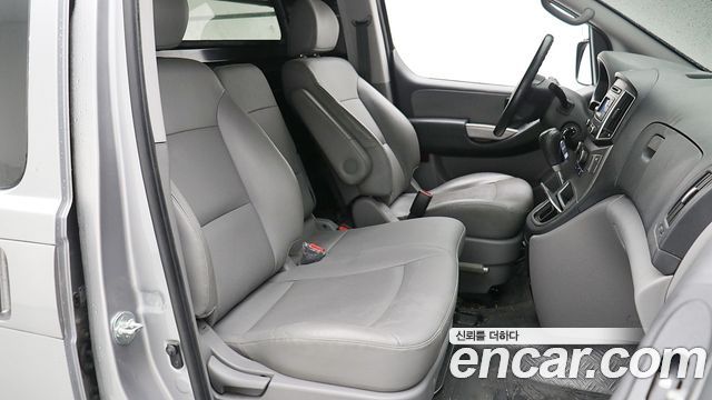 Hyundai Grand Starex Van 3-Seater Smart 2021 — фото 9