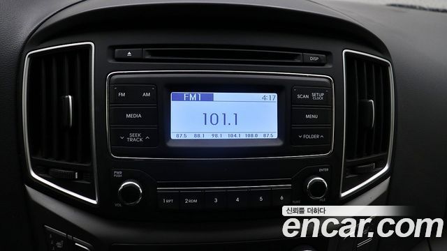 Hyundai Grand Starex Van 3-Seater Smart 2021 — фото 19