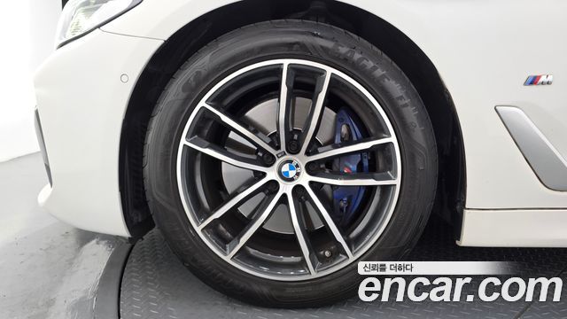 BMW 5 Series (G30) 520i M Sport 2023 — фото 5