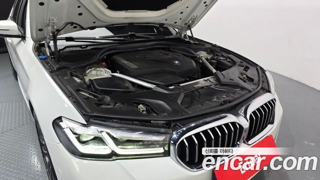 BMW 5 Series (G30) 520i M Sport 2023 — фото 6