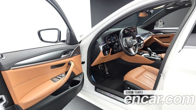 BMW 5 Series (G30) 520i M Sport 2023 — фото 10