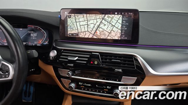 BMW 5 Series (G30) 520i M Sport 2023 — фото 17