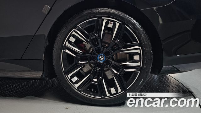 BMW i5 (G60) M60 xDrive 2025 — фото 21