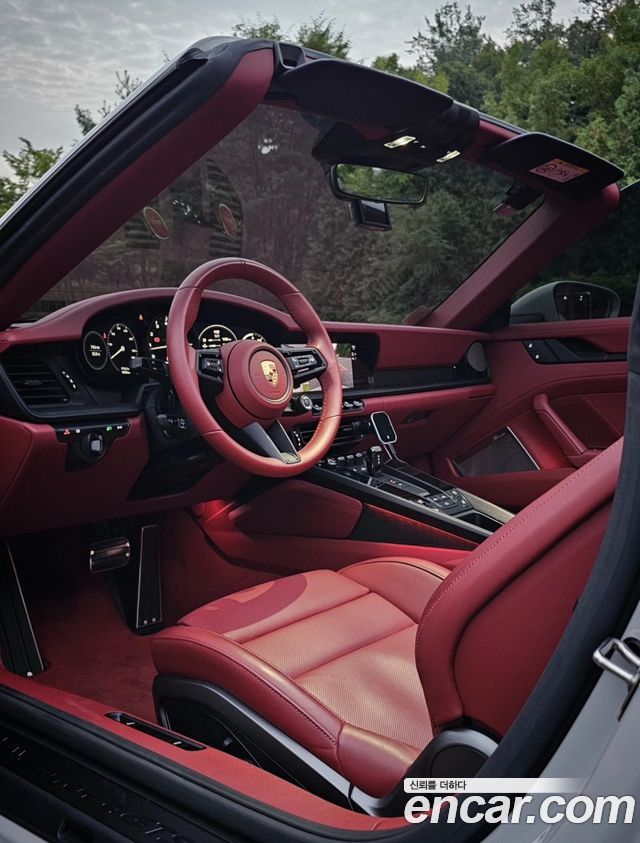 Porsche 911 (992) Carrera 4 GTS Cabriolet 2024 — фото 10