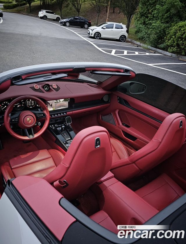 Porsche 911 (992) Carrera 4 GTS Cabriolet 2024 — фото 16