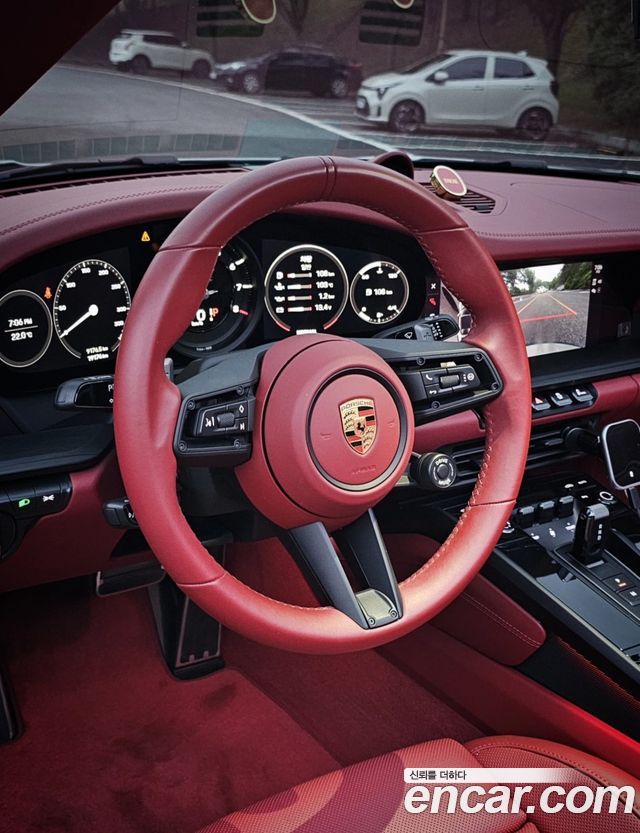Porsche 911 (992) Carrera 4 GTS Cabriolet 2024 — фото 17