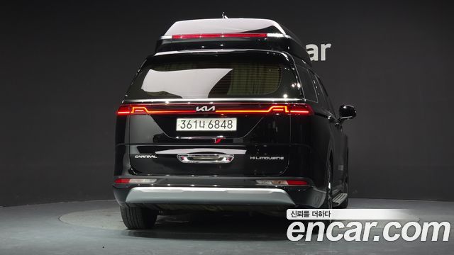 Kia Carnival (IV) Gasoline 4-Seater Hi-Limousine Signature 2023 — фото 4