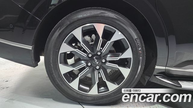 Kia Carnival (IV) Gasoline 4-Seater Hi-Limousine Signature 2023 — фото 5