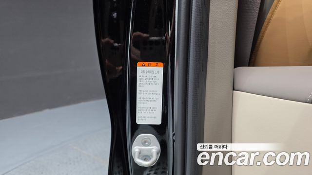 Kia Carnival (IV) Gasoline 4-Seater Hi-Limousine Signature 2023 — фото 35