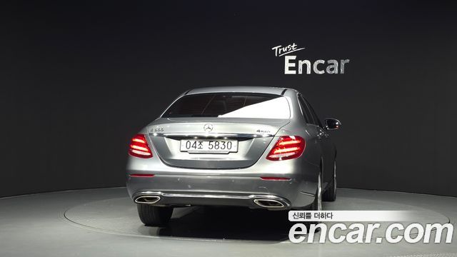 Mercedes-Benz E-Class (W213) E300 4MATIC Exclusive 2019 — фото 4