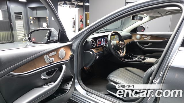 Mercedes-Benz E-Class (W213) E300 4MATIC Exclusive 2019 — фото 10