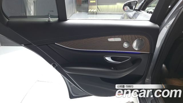 Mercedes-Benz E-Class (W213) E300 4MATIC Exclusive 2019 — фото 30