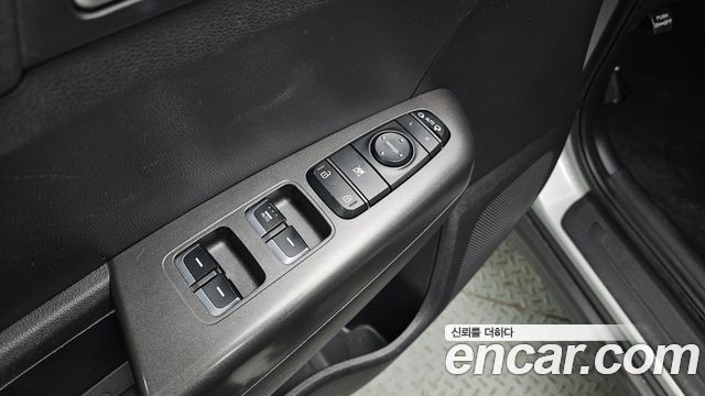 Kia Sportage The Bold Diesel 2.0 2WD Prestige 2019 — фото 28