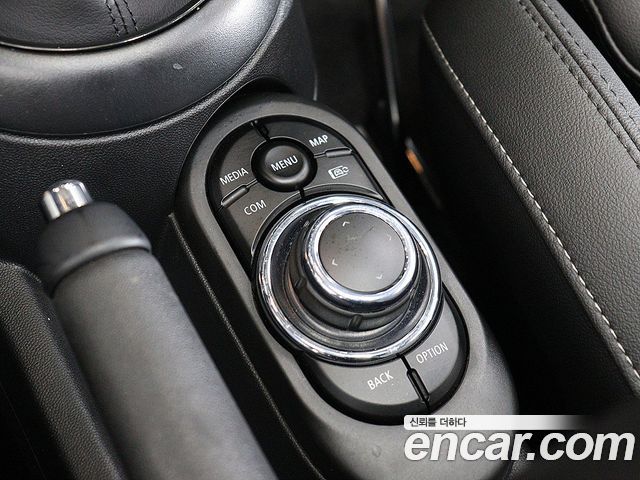 MINI Cooper Classic Plus 3rd 2023 — фото 15