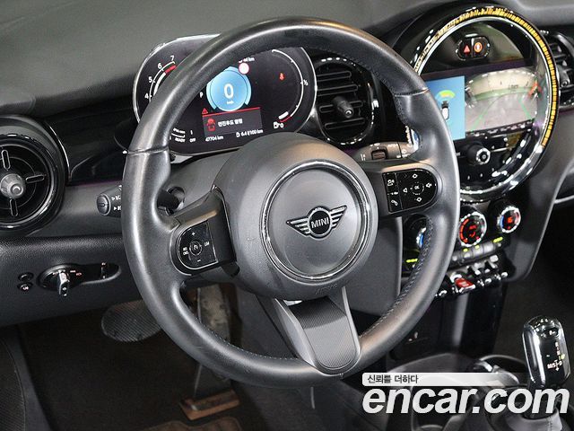MINI Cooper Classic Plus 3rd 2023 — фото 19