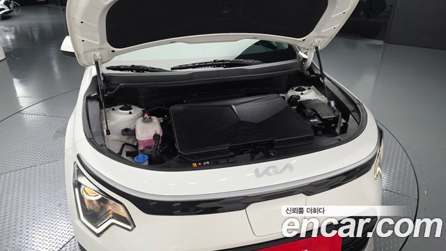 Kia Niro EV Air 2023 — фото 6