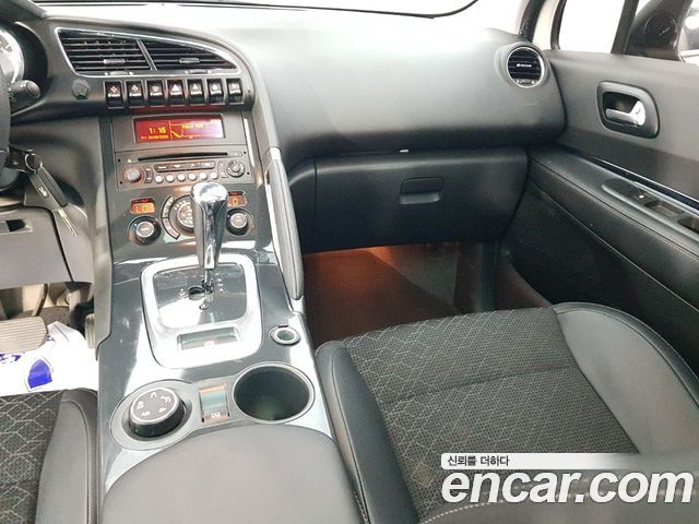 Peugeot 3008 1.6 e-HDi First Generation 2015 — фото 10