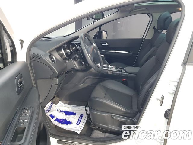 Peugeot 3008 1.6 e-HDi First Generation 2015 — фото 15