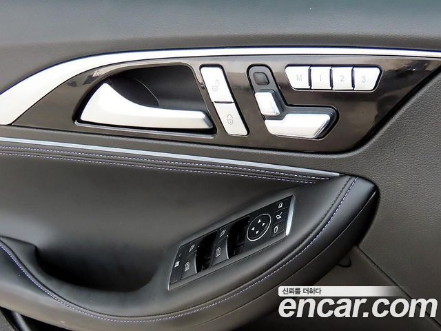 Infiniti Q30 2.0 Premium City Black 2018 — фото 16