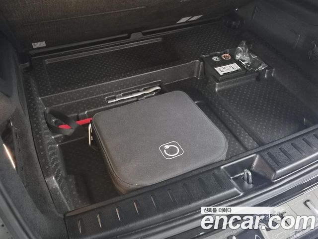 Mercedes-Benz EQB (X243) EQB300 4MATIC AMG Line 2023 — фото 6