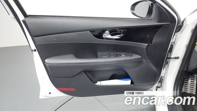 Kia K3 5Door GT Signature 2021 — фото 24