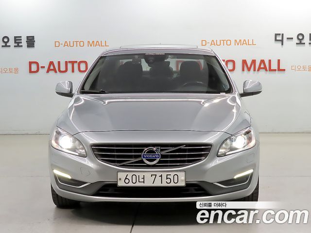 Volvo S60 D2 2nd 2015 — фото 2