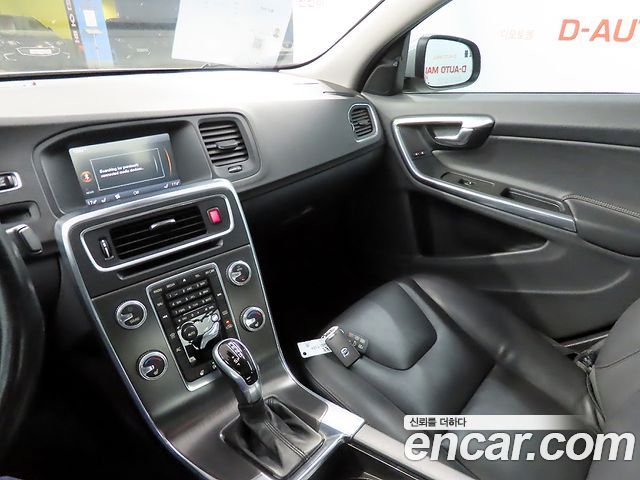 Volvo S60 D2 2nd 2015 — фото 15