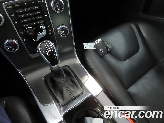Volvo S60 D2 2nd 2015 — фото 17