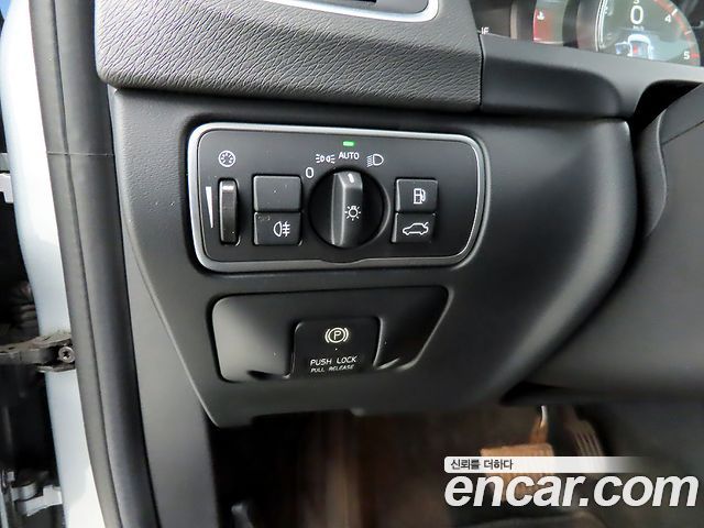 Volvo S60 D2 2nd 2015 — фото 19